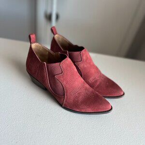 Sleek Lucky Brand Red Burgundy Suede Western Ankle Boots SZ 6M